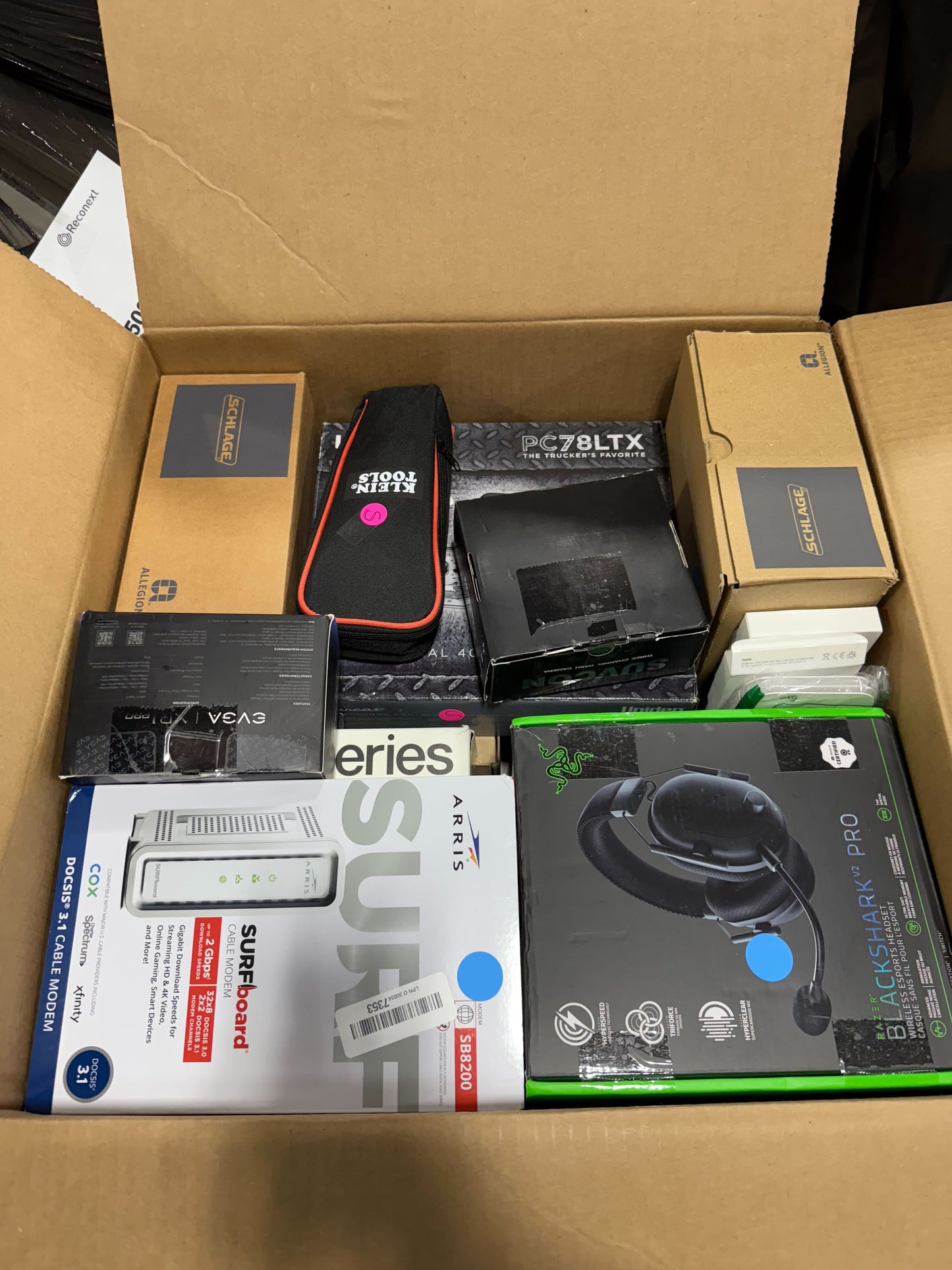 AMZ Electronics - 200 Items - $37,291.80 MSRP - PALLET - RETURNS