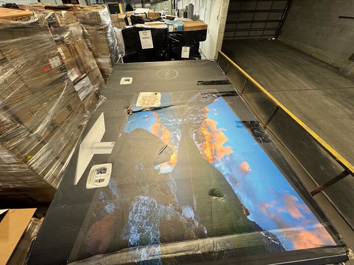 PALLET FROM NEG - Salvage - Monitors - ITEMS: 19 - MSRP: 8900