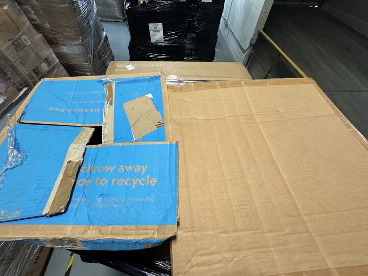 PALLET FROM NEG - Salvage - Monitors - ITEMS: 21 - MSRP: 8800