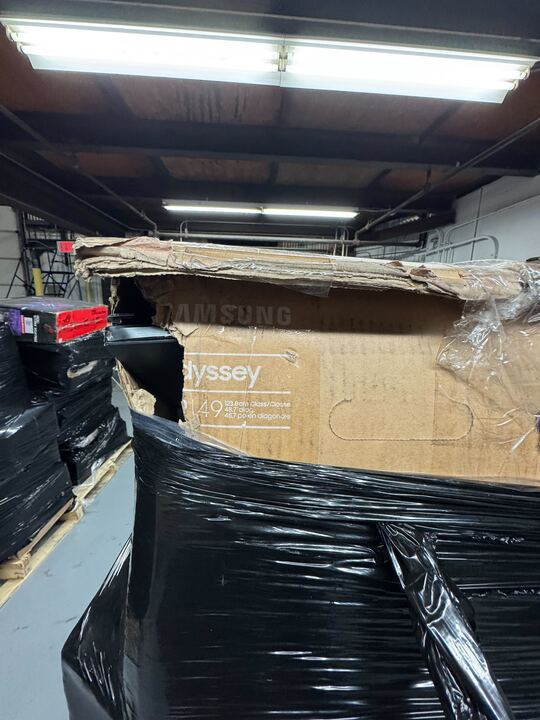 PALLET FROM NEG - Salvage - Monitors - ITEMS: 24 - MSRP: 11,400
