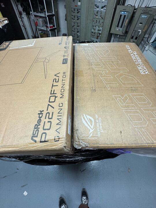 PALLET FROM NEG - Salvage - Monitors - ITEMS: 25 - MSRP: 11,400