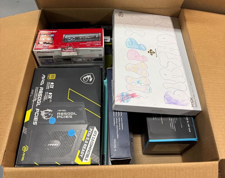 AMZ Electronics - 293 Items - $46,645.10 MSRP - PALLET - RETURNS