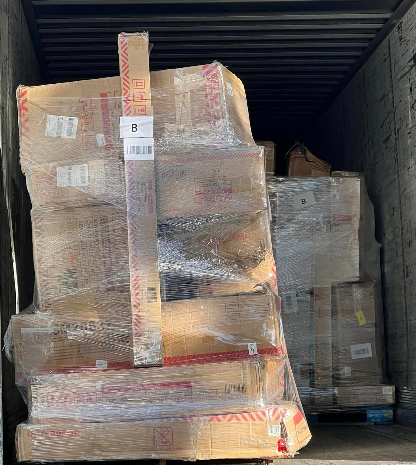 Costw@y - GM Returns - 24-26 Pallets - Average MSRP: 60K - Unmanifested Truckload