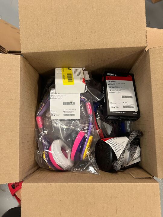 BOX OF RETURNS (Electronics) - ITEMS 12 - MSRP $1,564.91