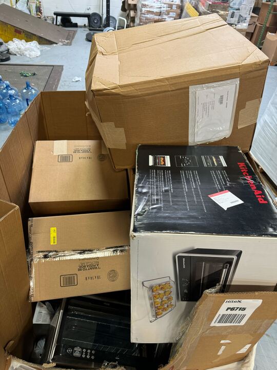 Pallet of Returns - Kitchen Appliances - 154items / MSRP $20,790- PALLETS: 3 [BB]